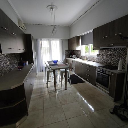 D&D Apartment Pírgos Buitenkant foto