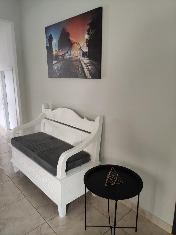 D&D Apartment Pírgos Buitenkant foto